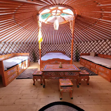 Luxury tent Clos Des Monts *