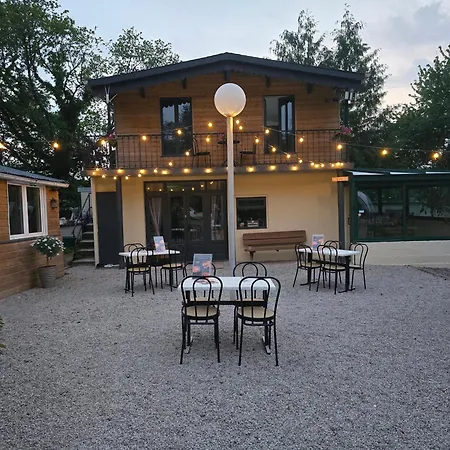 Luxury tent Clos Des Monts Saint-Martin-des-Besaces
