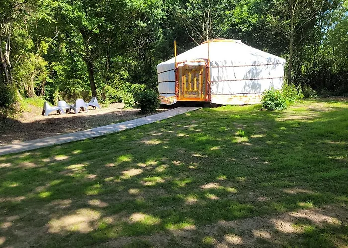 Clos Des Monts Роскошный шатер Saint-Martin-des-Besaces